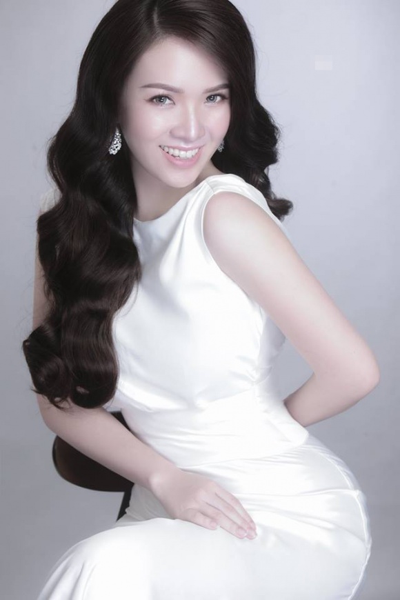 Đan Lê xinh đẹp ngọt ngào nhưng khác lạ nhờ đeo lens-4