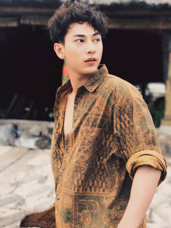 Tung loạt ảnh chụp ngẫu hứng nhưng Isaac vẫn đẹp trai đến mê hồn-1