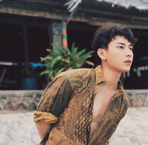 Tung loạt ảnh chụp ngẫu hứng nhưng Isaac vẫn đẹp trai đến mê hồn-2