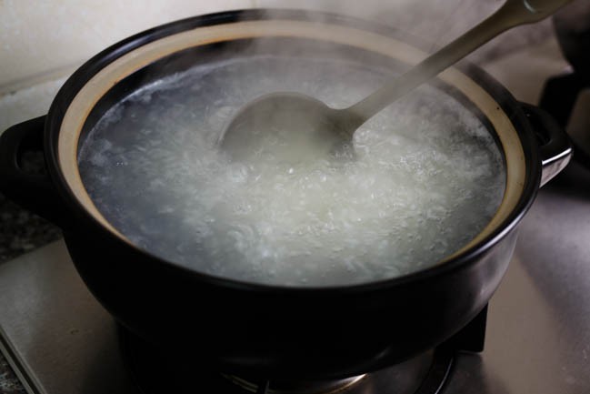 Bước quan trọng để nấu cháo nhanh mà ngon không phải ai cũng biết-1