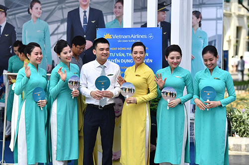 Không gian Vietnam Airlines: Sôi động biểu diễn và ưu đãi du lịch-3