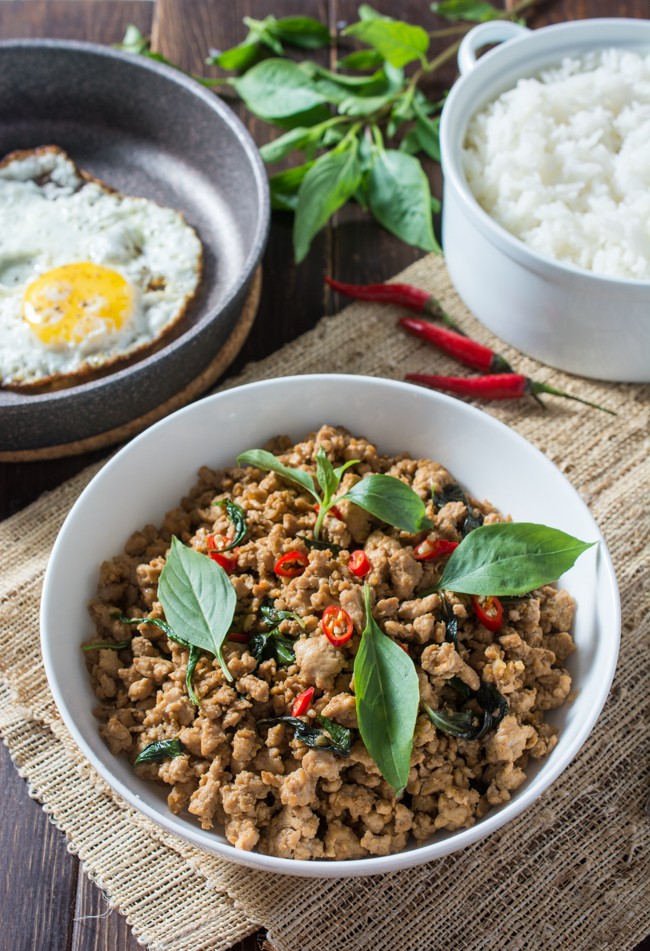 Người Thái làm gà rang ngon chỉ nhờ 1 nguyên liệu cực dễ kiếm này-6