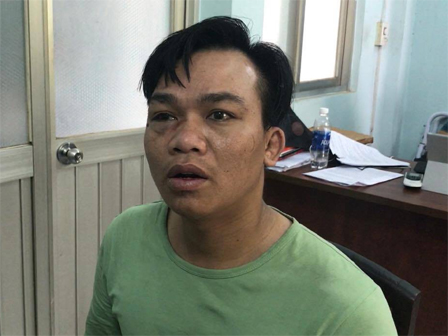 Hà Nội: Giả vờ vào nhà cô giáo xin nước rồi dùng dao khống chế cướp dây chuyền-4