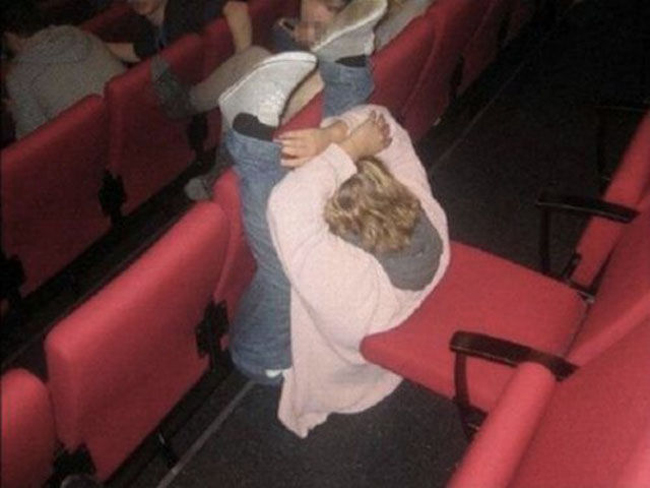 Đỡ không nổi với những con người buồn cười này-9