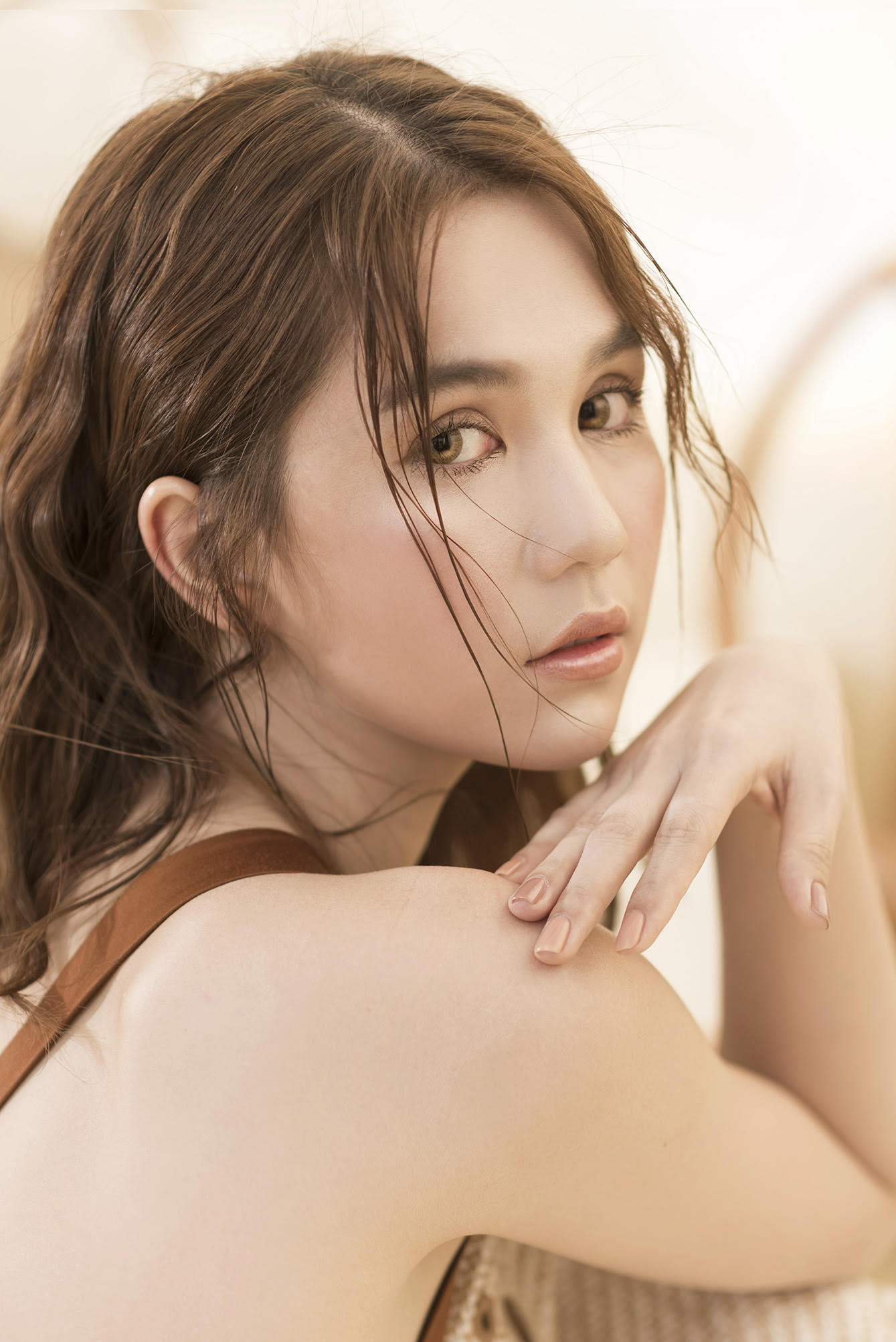 Ngọc Trinh - Quỳnh Hương khoe vẻ đẹp mong manh gây thương nhớ-2