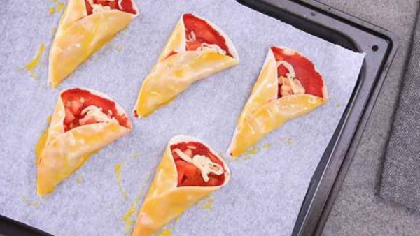 Hô biến vỏ há cảo thành món bánh pizza cuộn chỉ trong nháy mắt-4