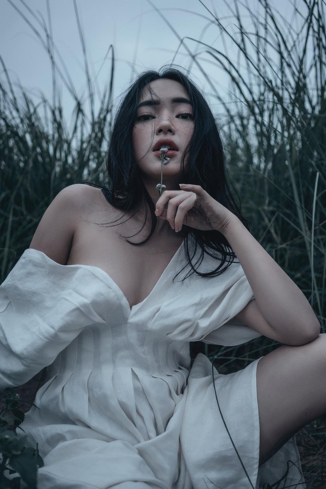 HH Hương Giang và Châu Bùi cùng diện 1 thiết kế váy: kẻ ma mị, người lại ngọt ngào kiêu sa-3