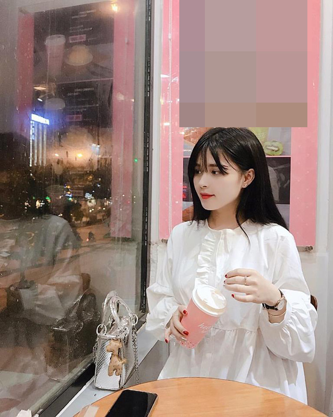 Bạn gái Trọng Đại U23 đẹp xuất sắc từ nhà đến khán đài sân cỏ-11