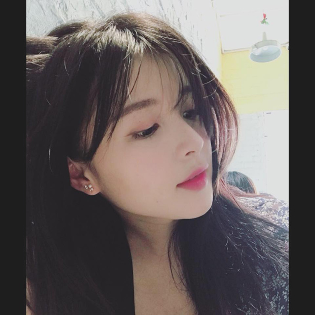 Bạn gái Trọng Đại U23 đẹp xuất sắc từ nhà đến khán đài sân cỏ-16