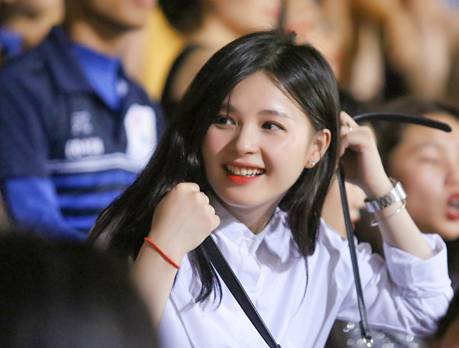 Bạn gái Trọng Đại U23 đẹp xuất sắc từ nhà đến khán đài sân cỏ-3