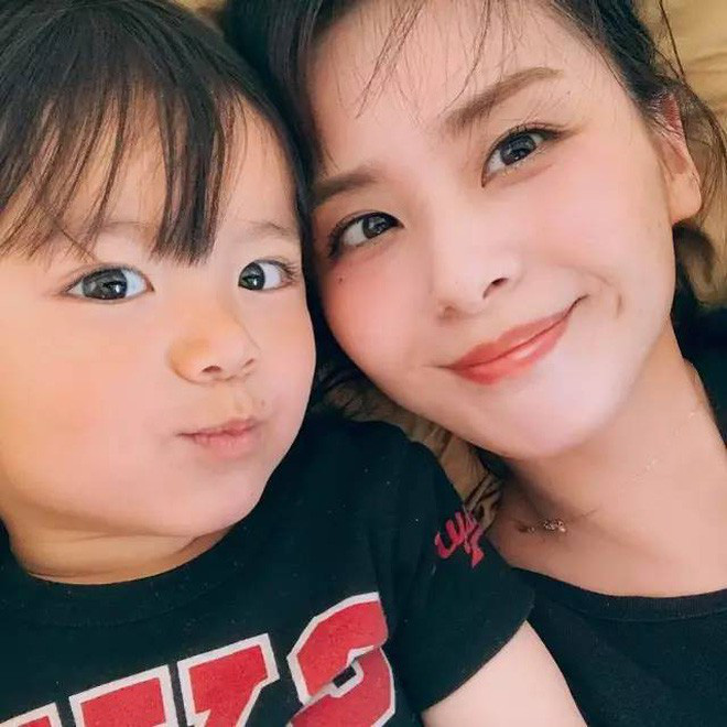 Mẹ của các em bé nổi tiếng MXH Hàn - Nhật: Người xinh như hot girl, người quyết tâm giấu mặt-19