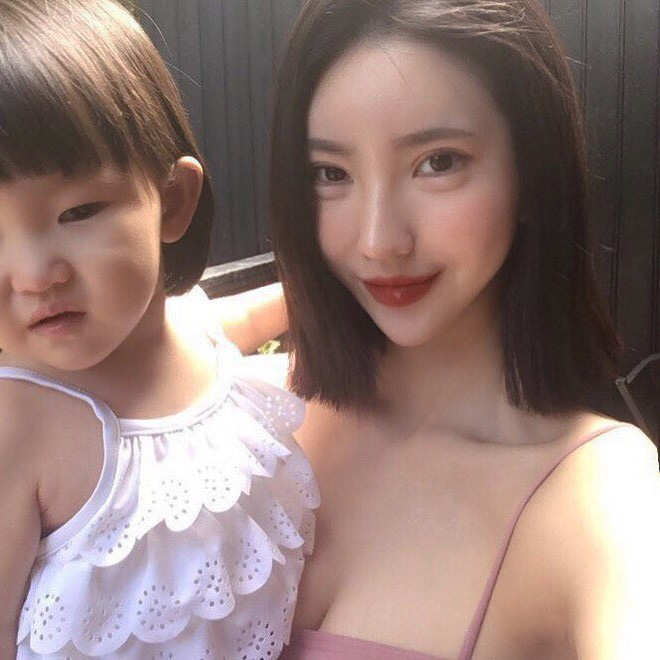 Mẹ của các em bé nổi tiếng MXH Hàn - Nhật: Người xinh như hot girl, người quyết tâm giấu mặt-13