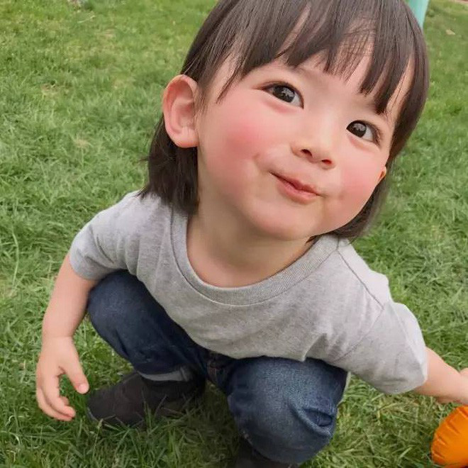 Mẹ của các em bé nổi tiếng MXH Hàn - Nhật: Người xinh như hot girl, người quyết tâm giấu mặt-18