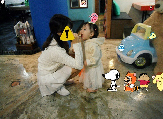 Mẹ của các em bé nổi tiếng MXH Hàn - Nhật: Người xinh như hot girl, người quyết tâm giấu mặt-28