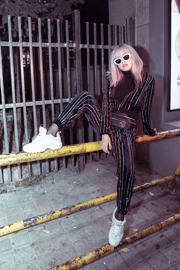 Mặc đồ kín bưng mà vẫn quyến rũ như Thiều Bảo Trâm-10