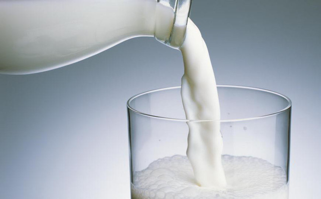 Liên tục đi tiểu ra nước trắng như sữa, người phụ nữ được chẩn đoán mắc bệnh hiếm gặp-1