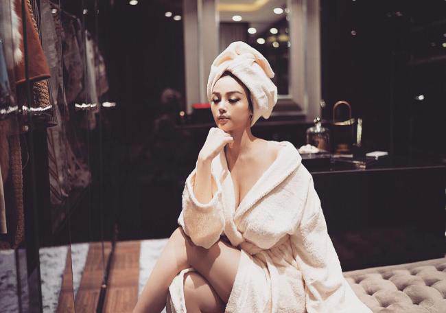 Cuộc sống xa hoa của những hot girl bỏ showbiz lấy chồng đại gia-6