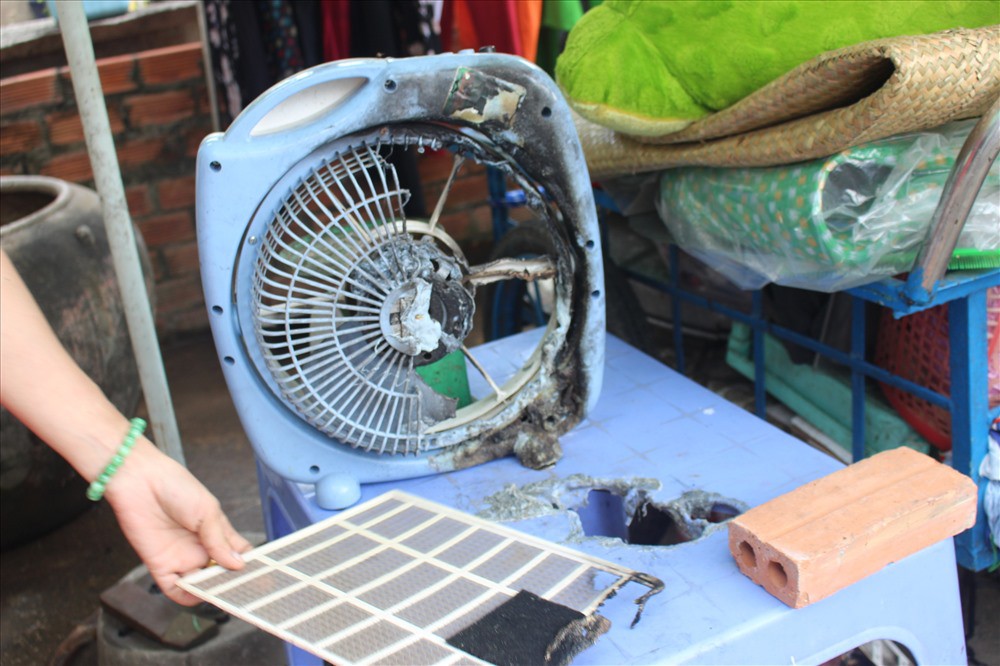 Trực tiếp chứng kiến đồ đạc trong nhà tự bốc cháy như có ma thuật-5