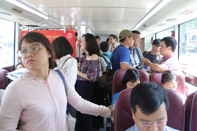 Trải nghiệm xe buýt 2 tầng: Mưa mới sợ chứ nắng vẫn đẹp chán!-13
