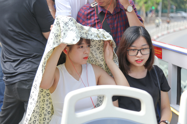 Trải nghiệm xe buýt 2 tầng: Mưa mới sợ chứ nắng vẫn đẹp chán!-12