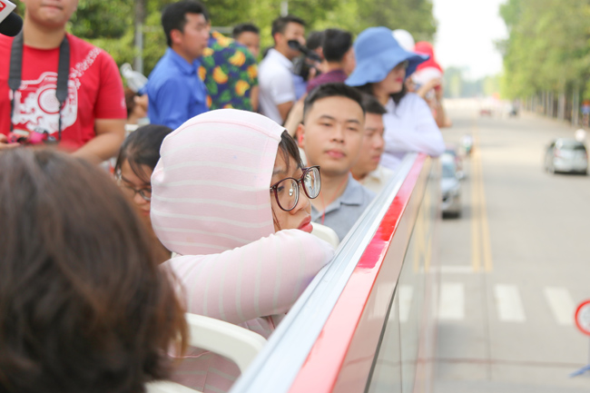 Trải nghiệm xe buýt 2 tầng: Mưa mới sợ chứ nắng vẫn đẹp chán!-8