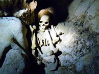 Phát hiện 2 bộ hài cốt ở hang động núi Chứa Chan, nghi của đôi nam nữ mất tích từ năm 1992