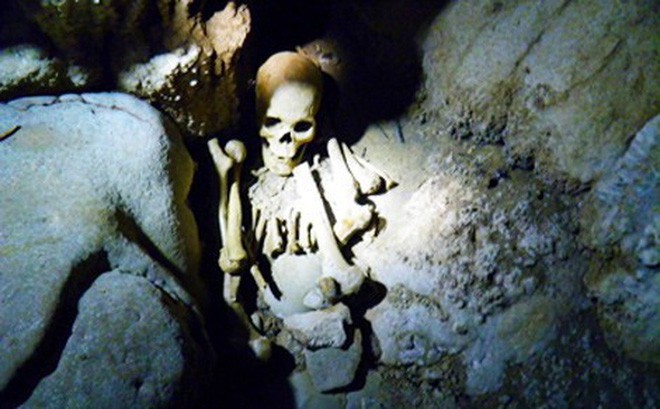 Phát hiện 2 bộ hài cốt ở hang động núi Chứa Chan, nghi của đôi nam nữ mất tích từ năm 1992-1
