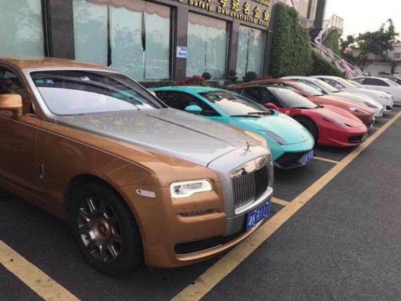 Cô dâu đeo vàng gãy cổ trong đám cưới vẫn mạnh miệng nói: Em chỉ yêu anh, không yêu vàng-5