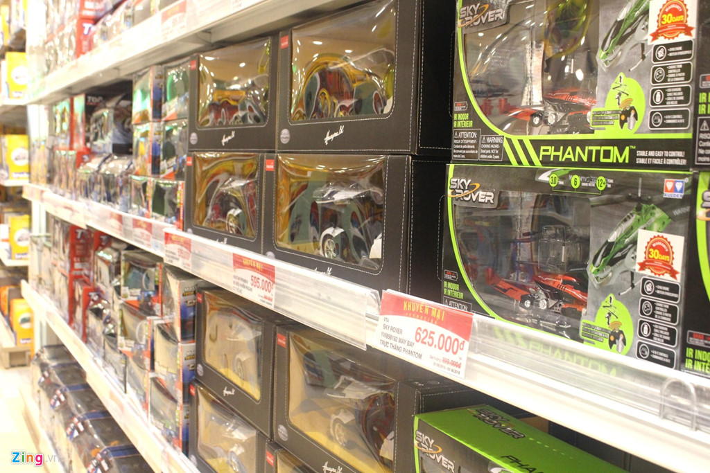 Phụ huynh săn lùng đồ chơi bạc triệu cho trẻ ngày Quốc tế Thiếu nhi-3