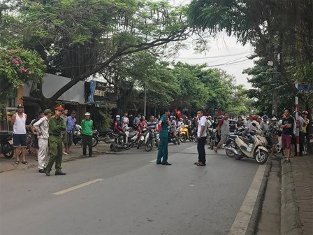 Xác định danh tính nam tài xế xe tải chạy lùi, cuốn xe máy vào gầm khiến 3 mẹ con tử vong