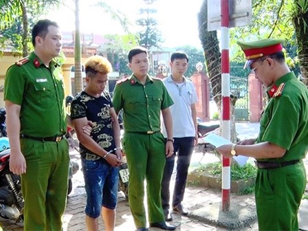 Bé gái 4 tuổi bị nam thanh niên 25 tuổi xâm hại trong buồng ngủ nhà hàng xóm