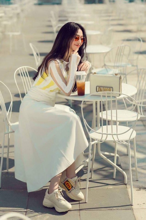 Khánh My đẹp thanh lịch và dịu dàng xuống phố ngày hè-12