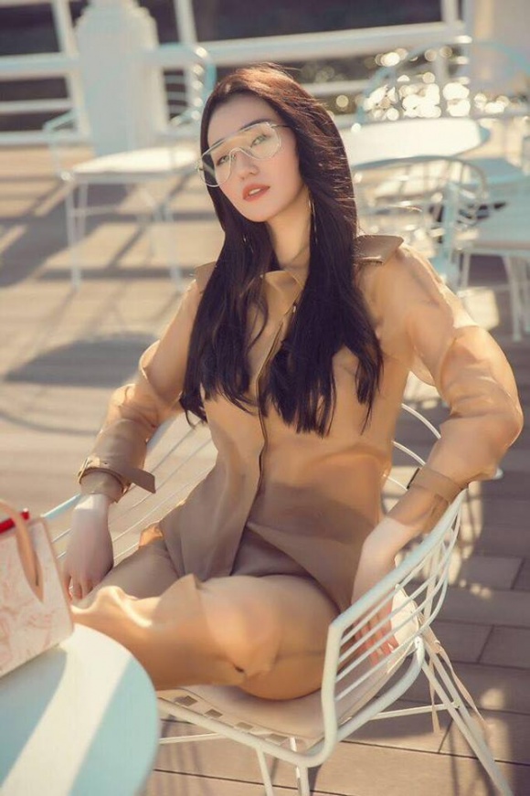 Khánh My đẹp thanh lịch và dịu dàng xuống phố ngày hè-4