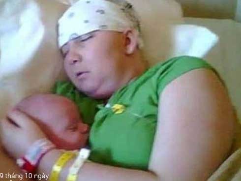 Được đoán chỉ còn sống vài tuần, trong 10 năm bà mẹ đã làm điều khiến bác sĩ ngỡ ngàng