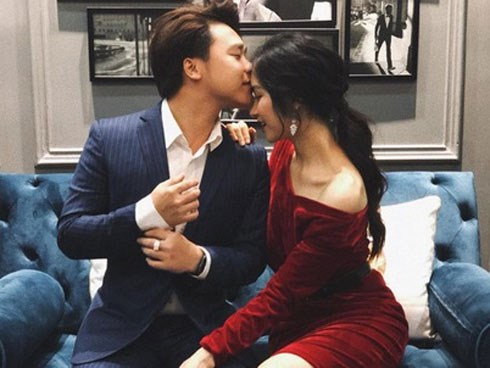 Bạn trai doanh nhân đăng ảnh hôn Hòa Minzy ngọt ngào nhân ngày sinh nhật