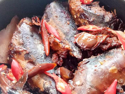 Kho với thứ lá này cá hết tanh lại thơm ngon khó cưỡng-4