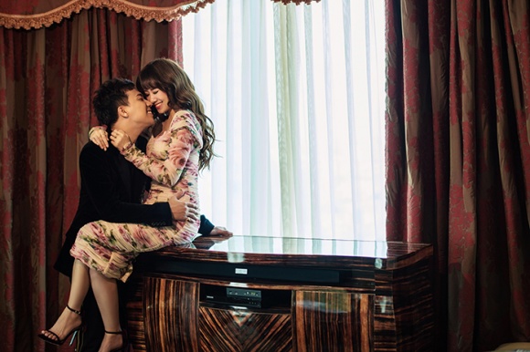 Kỉ niệm 17 tháng về chung nhà, Trấn Thành và Hari Won tung bộ ảnh tình bể bình-2