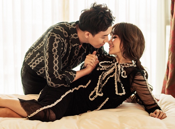 Kỉ niệm 17 tháng về chung nhà, Trấn Thành và Hari Won tung bộ ảnh tình bể bình-4