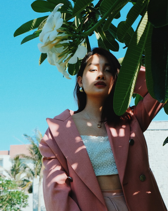 MC VTV Quỳnh Chi khoe vòng eo thon gọn khi diện bikini-8