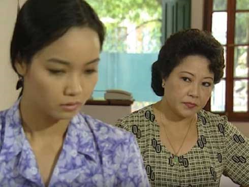 Mẹ chồng đánh con dâu chỉ vì cây chổi lau nhà, chồng chỉ đứng ngó và lặng thinh không nói câu gì