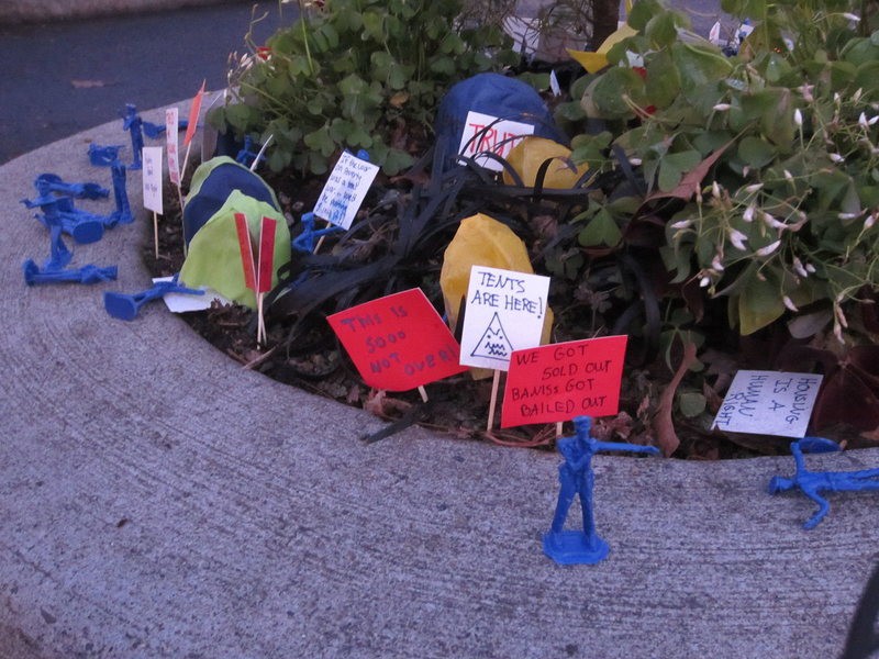 Công viên bé nhất thế giới: rộng chưa đầy 1 mét nhưng được cả thành phố nâng niu-3