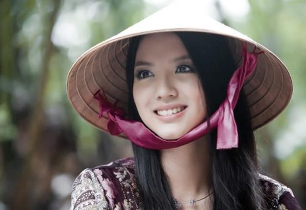 Nón lá - Từ di sản văn hoá đến cuộc đổ bộ ngoạn mục trên sàn runway quốc tế-18