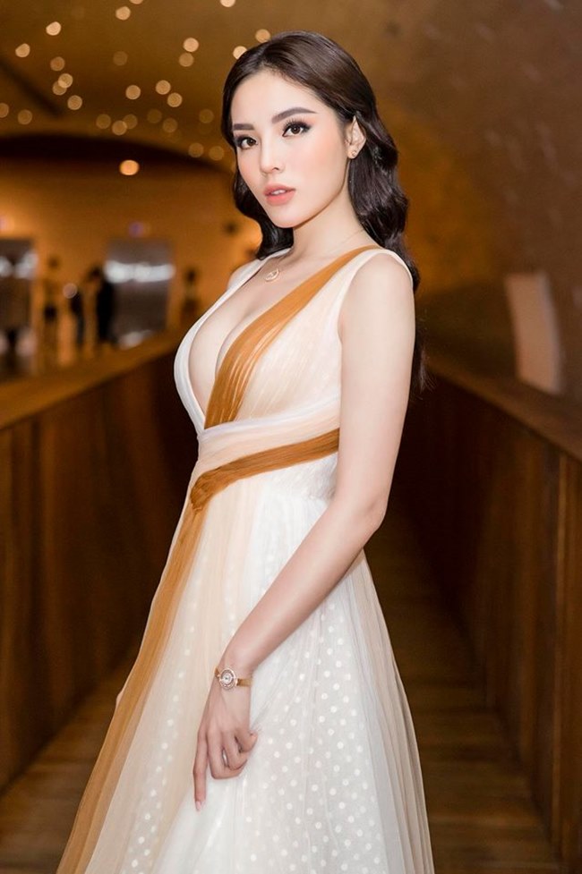 Mặt dài nhọn, vòng 1 mới đại tu, Kỳ Duyên được ví như búp bê di động-16