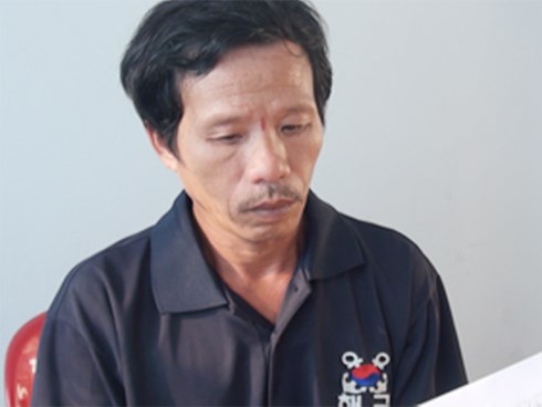 Dượng rể 50 tuổi dâm ô với cháu gái 8 tuổi trong nhà tắm lúc bố mẹ bé vắng nhà