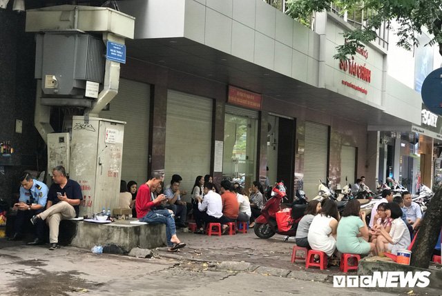 Trà đá vỉa hè: Siêu lợi nhuận, kiếm bạc triệu mỗi ngày-1