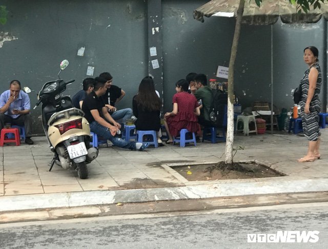 Trà đá vỉa hè: Siêu lợi nhuận, kiếm bạc triệu mỗi ngày-2