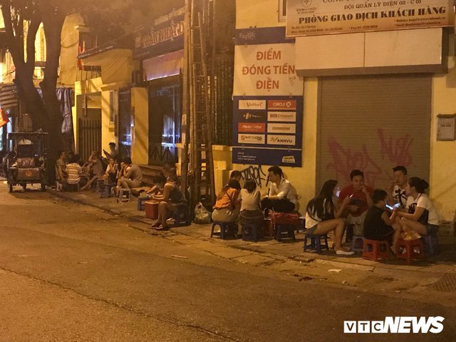 Trà đá vỉa hè: Siêu lợi nhuận, kiếm bạc triệu mỗi ngày-4