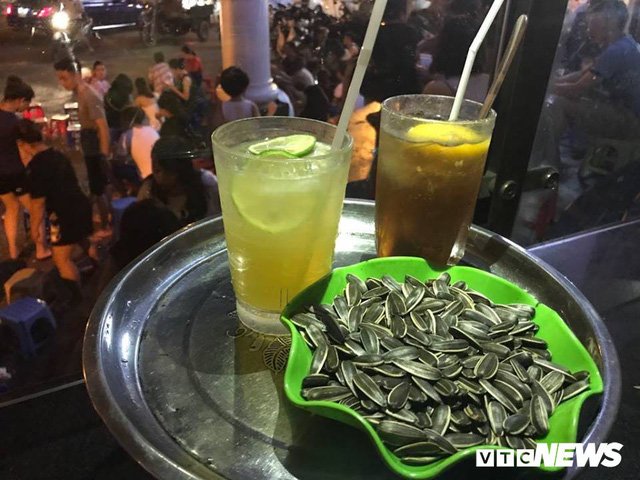 Trà đá vỉa hè: Siêu lợi nhuận, kiếm bạc triệu mỗi ngày-6