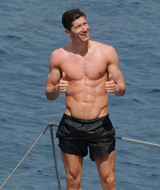 Đọ cơ bắp khủng của 3 tiền đạo đắt giá nhất World Cup 2018-15