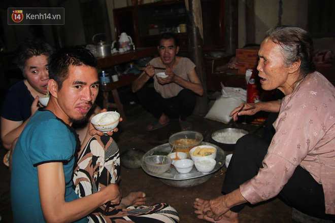 Cuộc sống của người mẹ 79 tuổi nuôi 6 đứa con tâm thần ở Phú Thọ giờ ra sao?-3